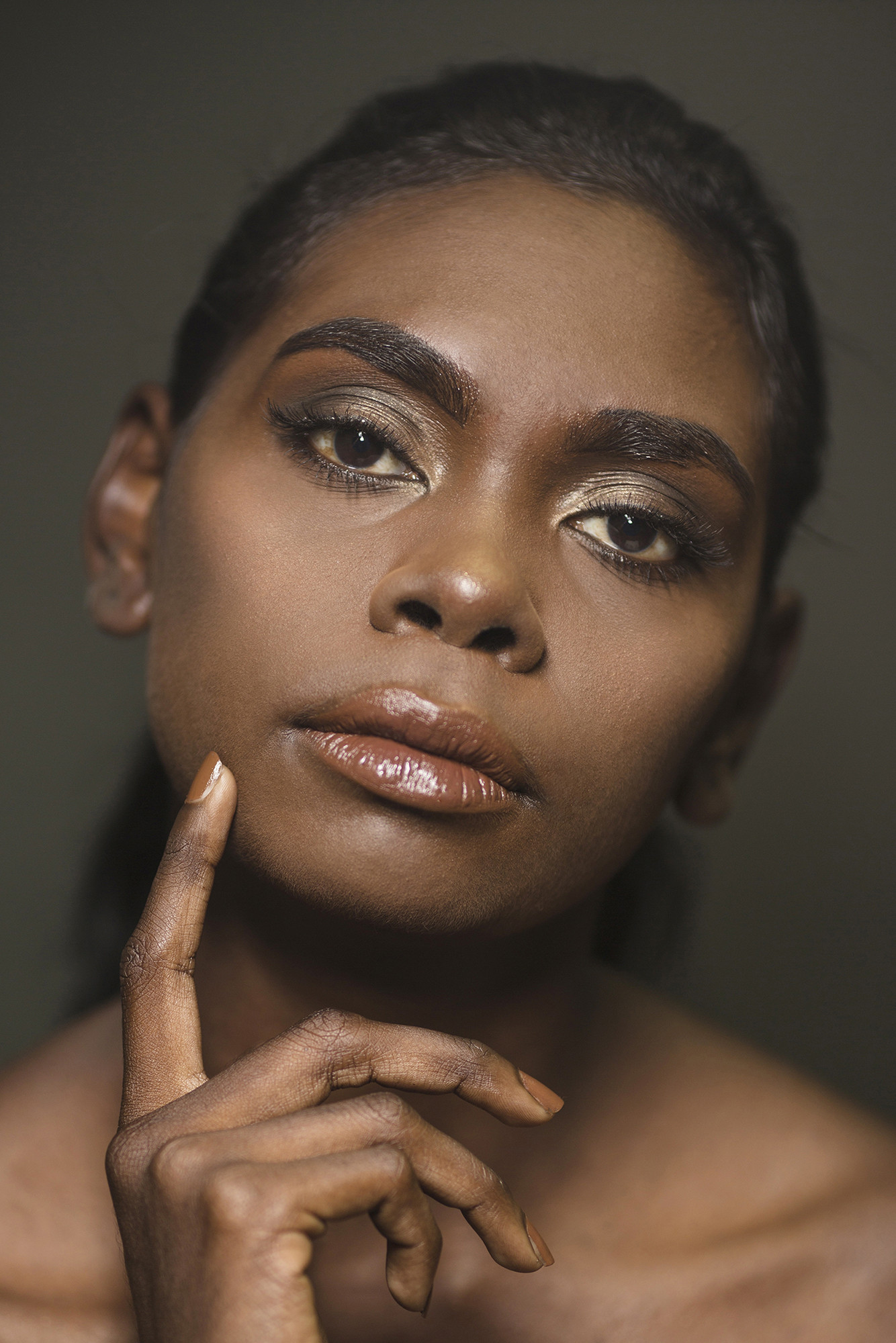 Magnolia Maymuru backdrop