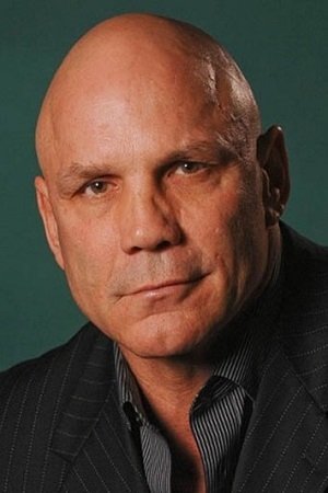 Youssef Qissi backdrop