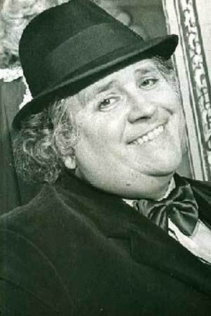 Eduardo Bergara Leumann backdrop