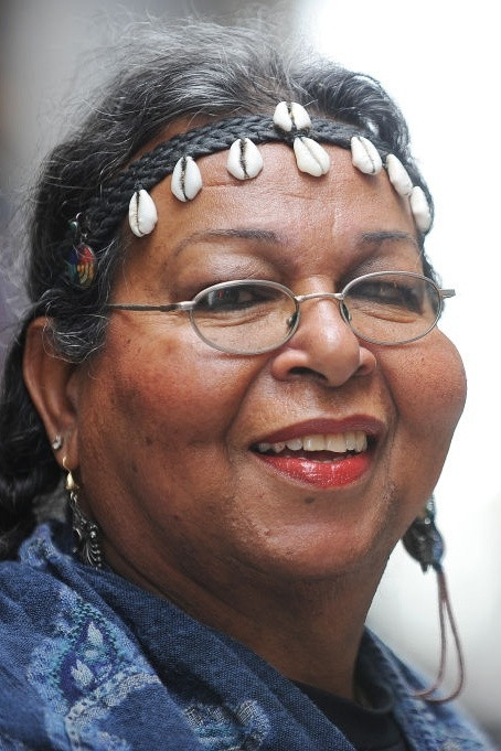 Victoria Cruz backdrop