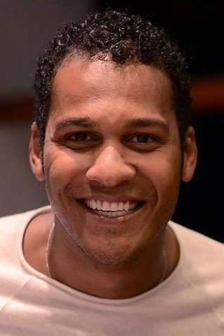 Amaurih Oliveira backdrop