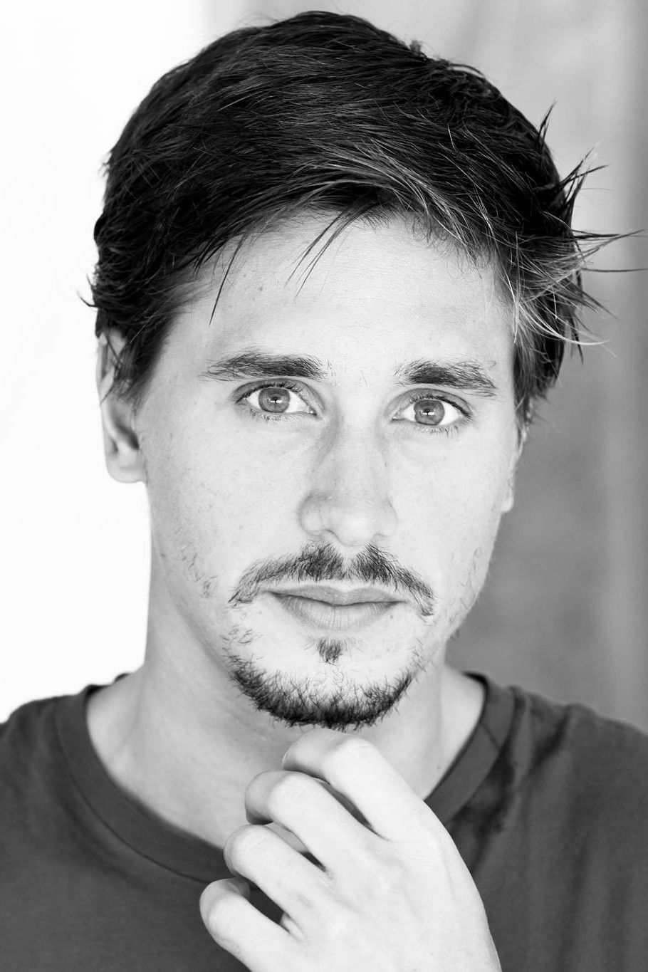 Ivan Mendes backdrop