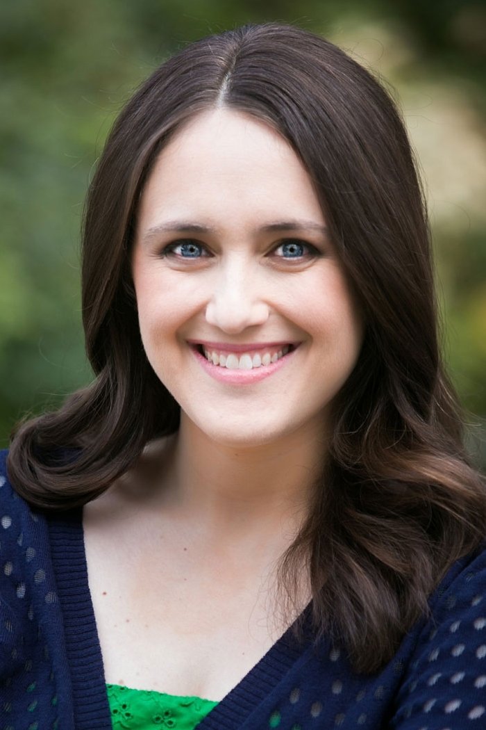 Becky Albertalli backdrop