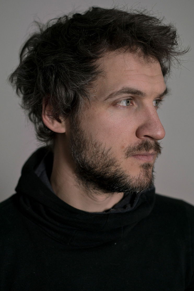 Hubert Caron-Guay backdrop