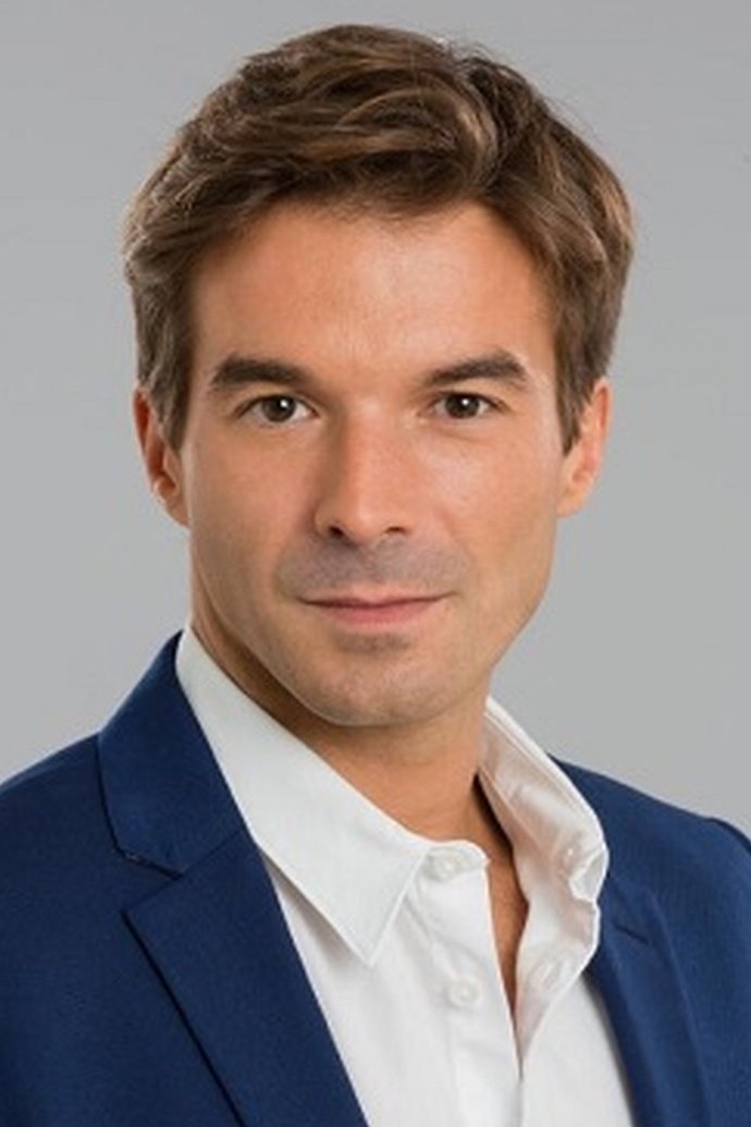 Graciano Dias backdrop