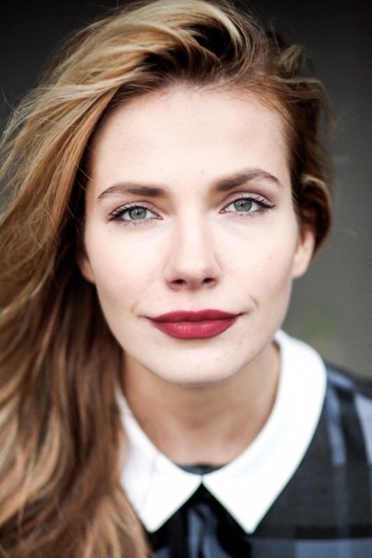 Antonina Papernaya backdrop