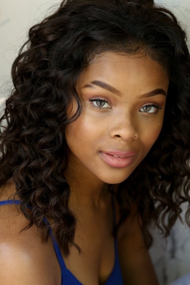 Ajiona Alexus backdrop