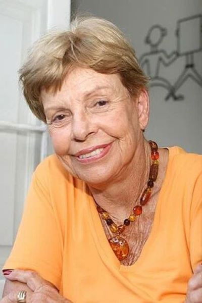 Alice Gonzaga backdrop