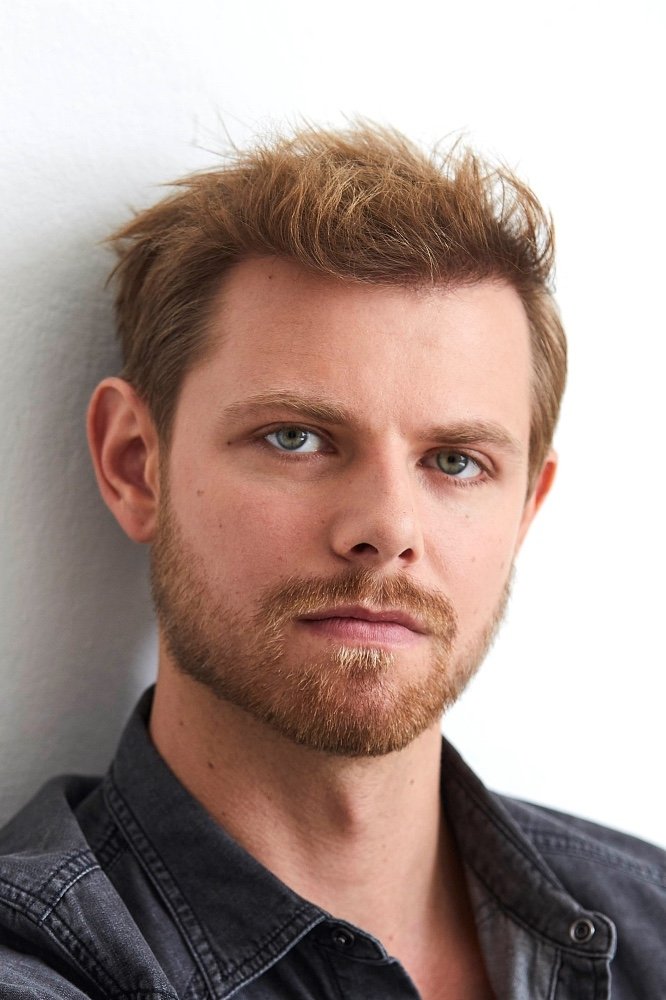 Stefan Mascheck backdrop