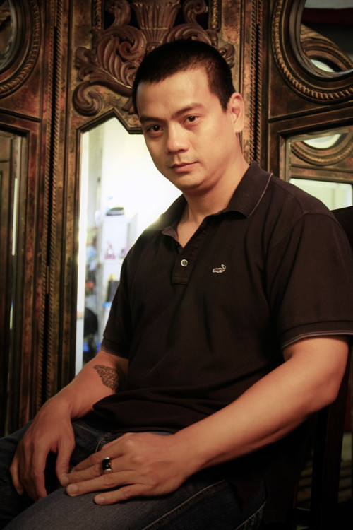 Vu Thai Hoa backdrop