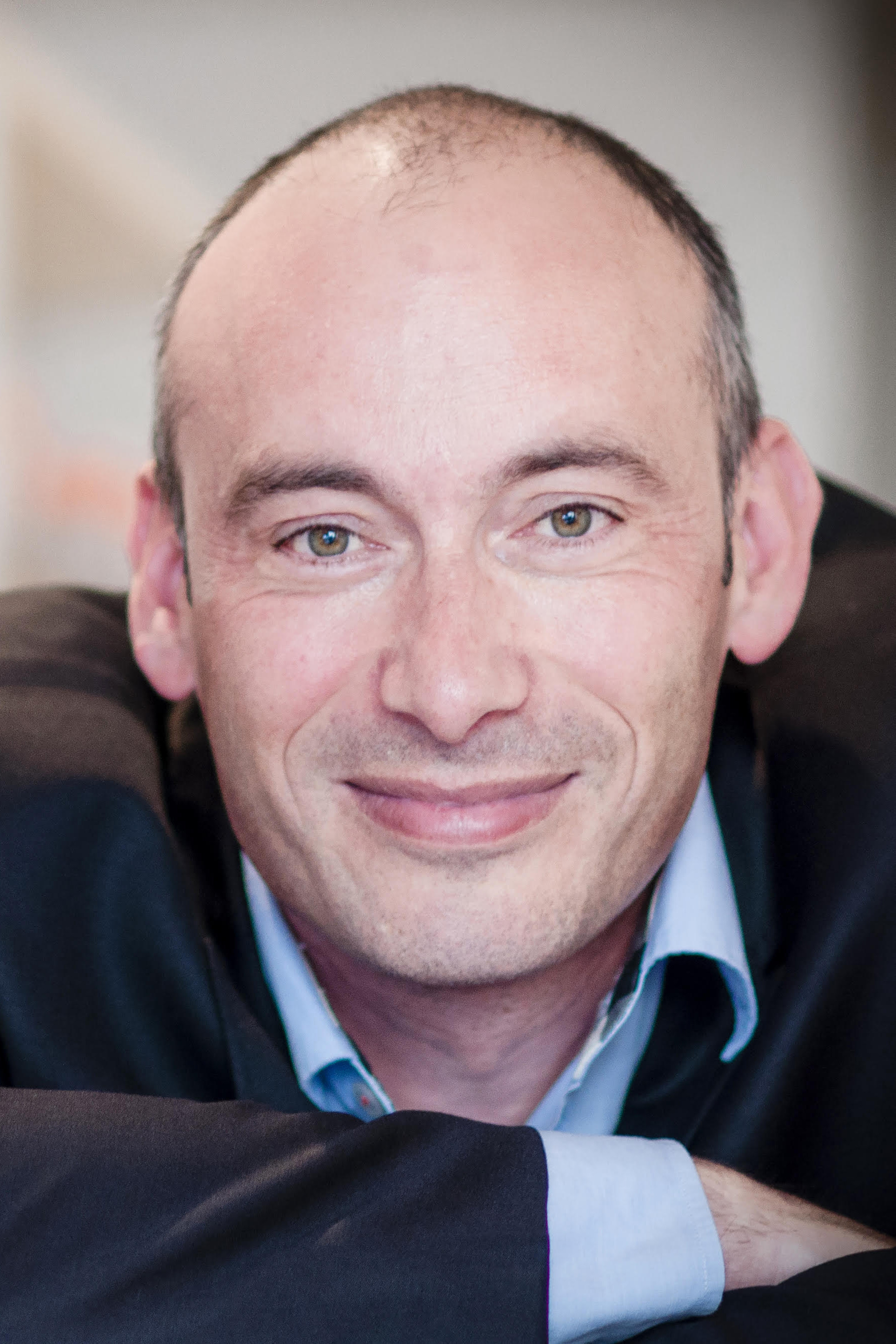 Éric Warin backdrop