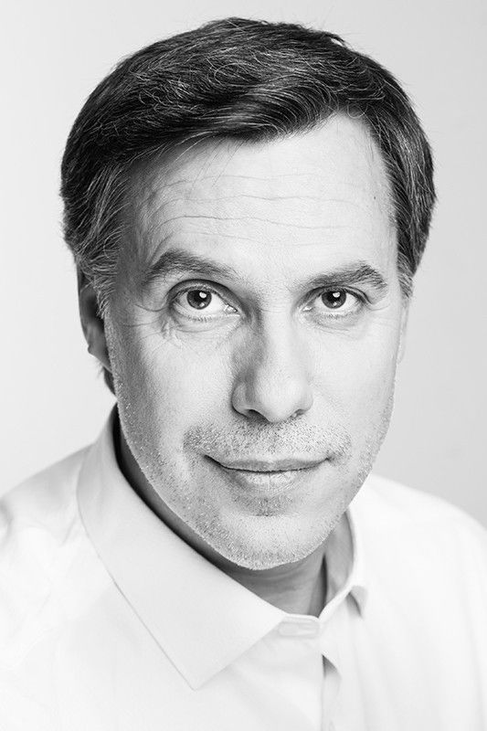 Aleksandr Sinyukov backdrop