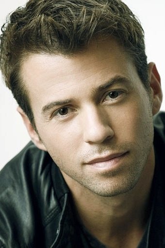 Tomer Offner backdrop