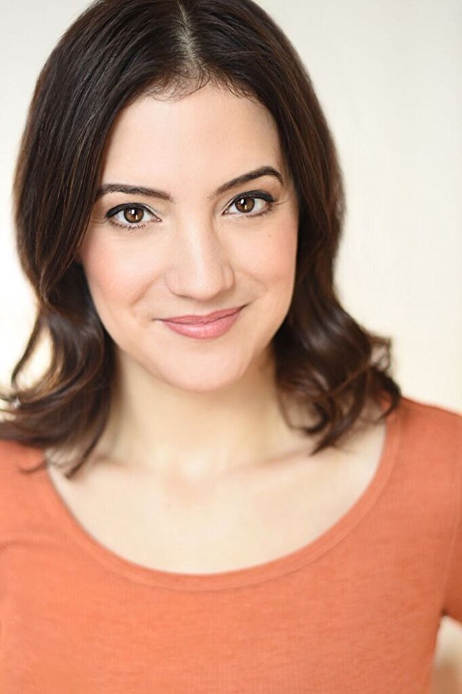 Jaclyn Hennell backdrop