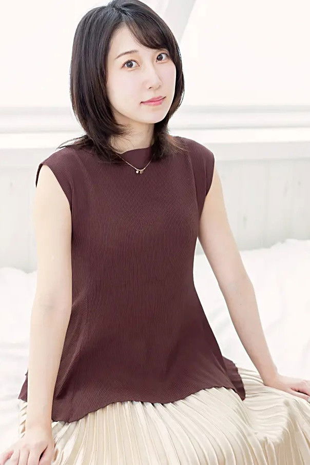 Shizuka Furuya backdrop