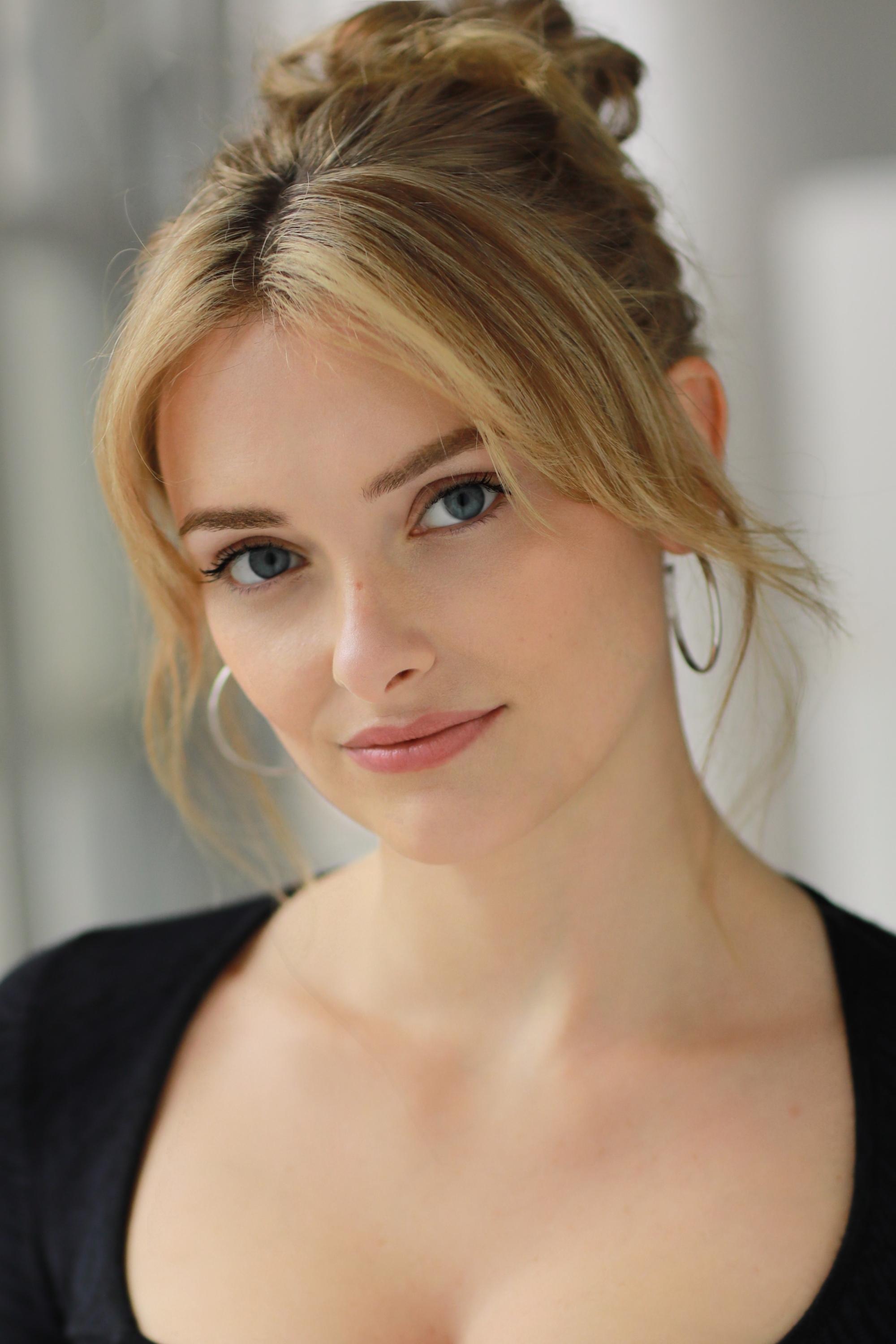 Maggie Weston backdrop