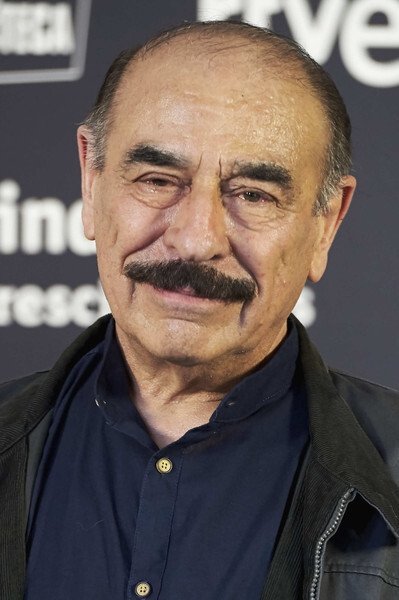 Hugo Stuven Cangas de Onís backdrop