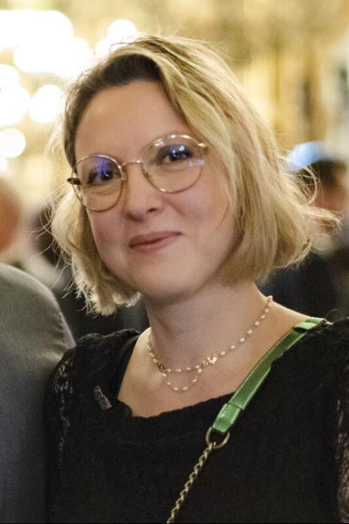 Cathy Kostova backdrop