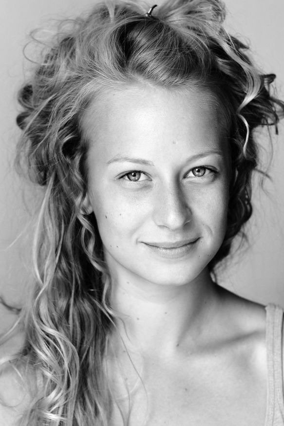 Francesca Zoutewelle backdrop