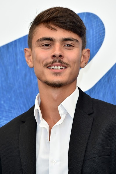 Berke Karaer backdrop