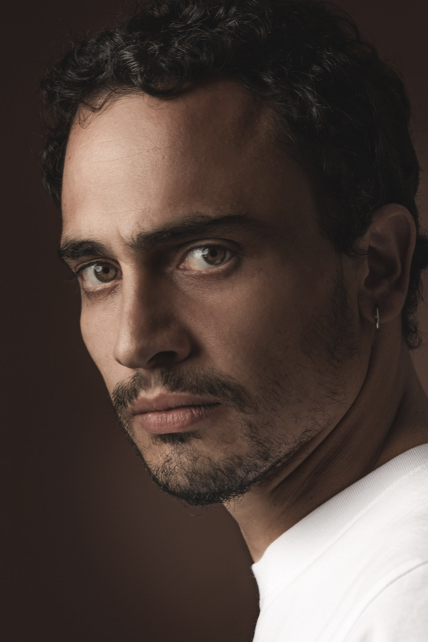 Simone Liberati backdrop