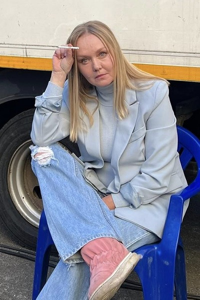 Iryna Tamim backdrop