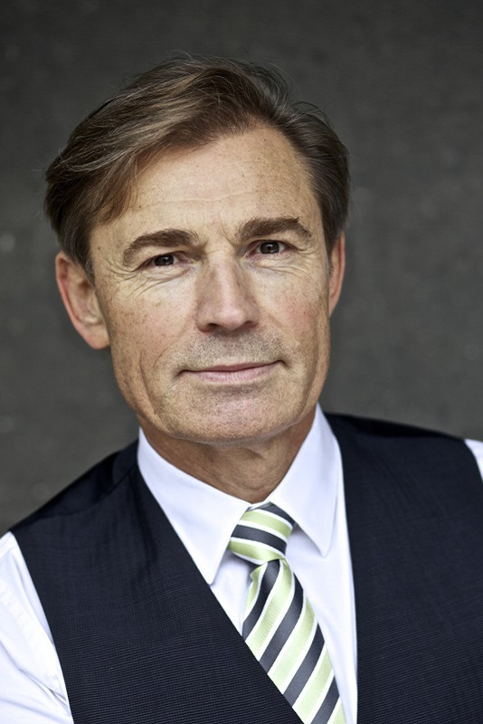 Arthur Galiandin backdrop