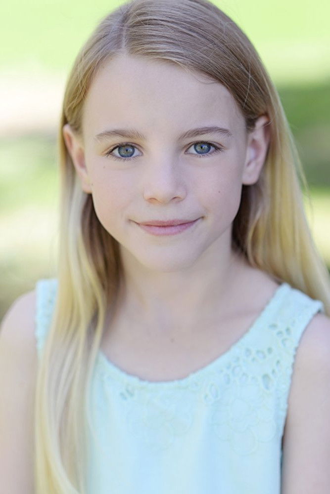 Hannah Cagwin backdrop