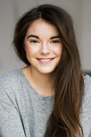 Charlie Lemay-Thivierge backdrop