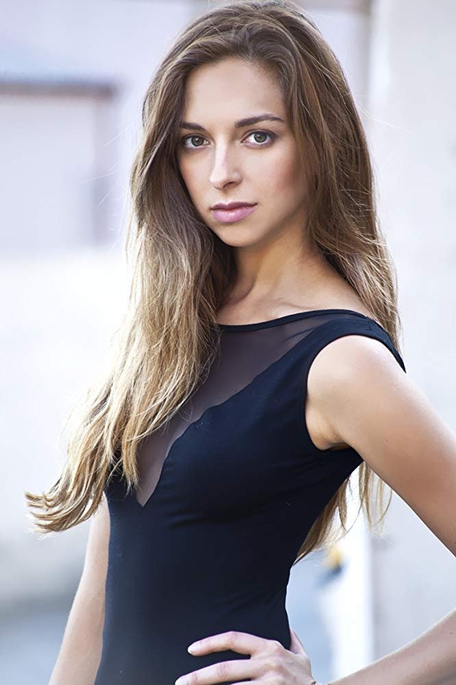 Charlotte Taschen backdrop