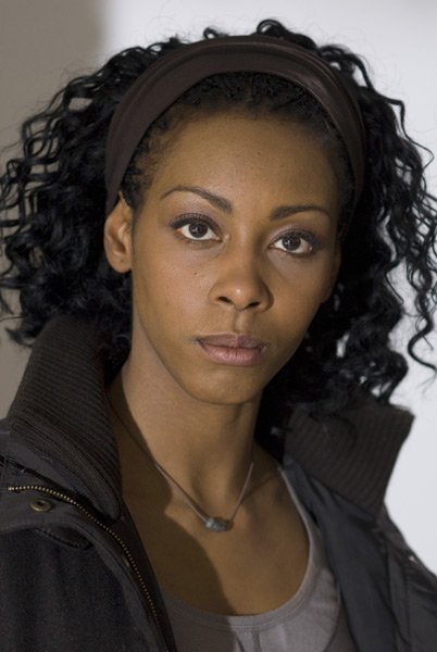 Dorylia Calmel backdrop