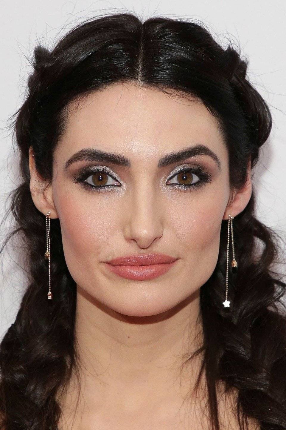 Chloe Catherine Kim backdrop