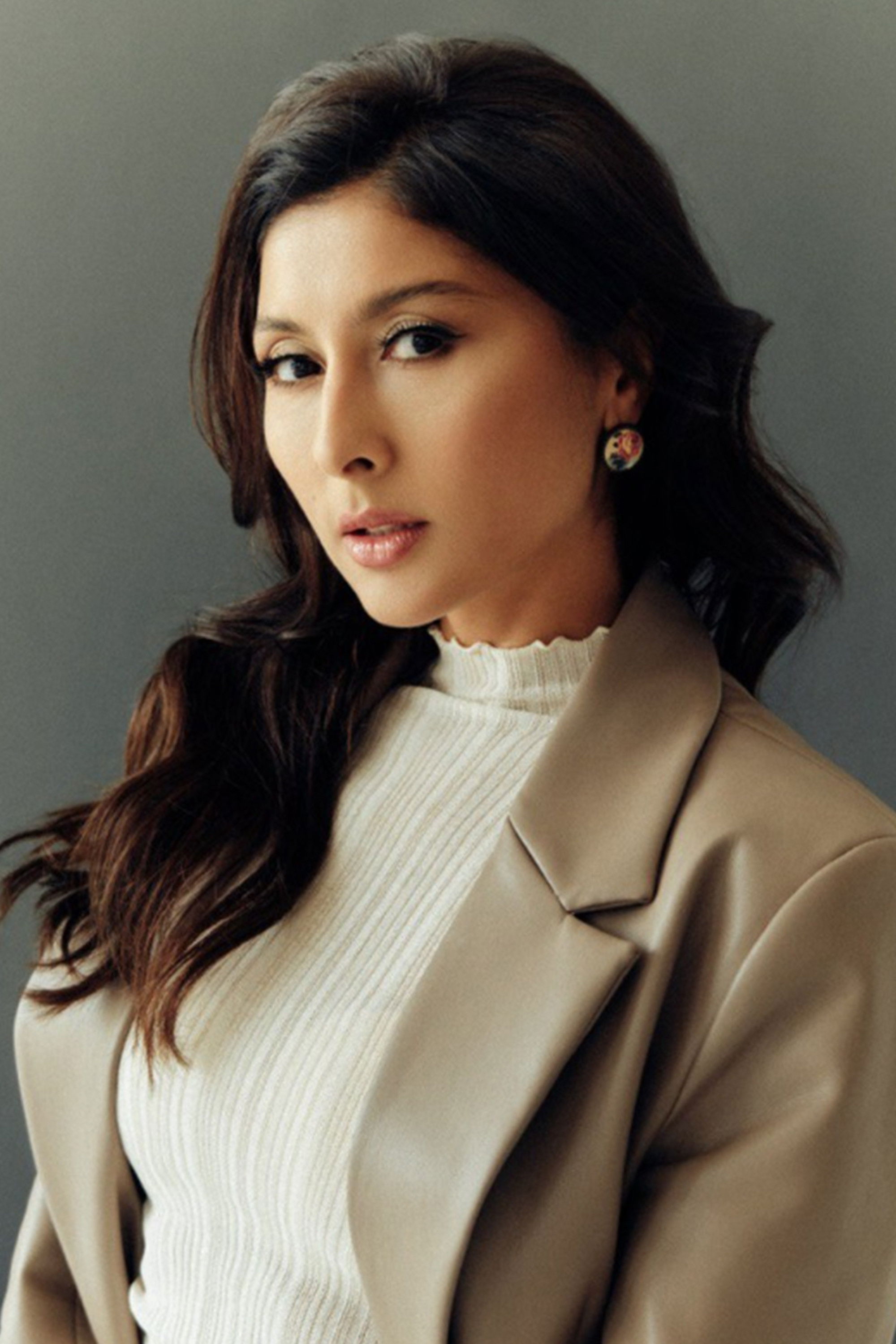 Ainur Ilyasova backdrop