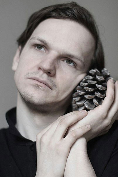 Dmitry Larin backdrop