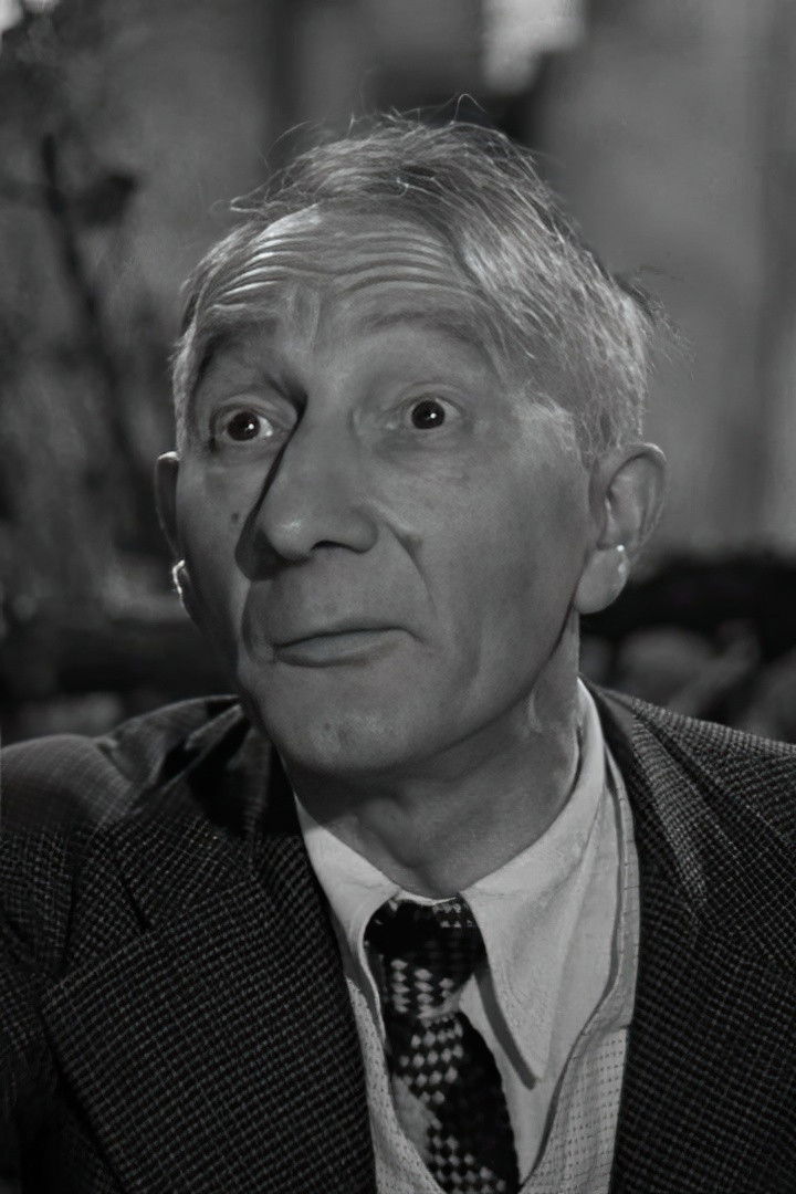 Émile Saint-Ober backdrop