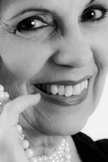 Neusa Velasco backdrop