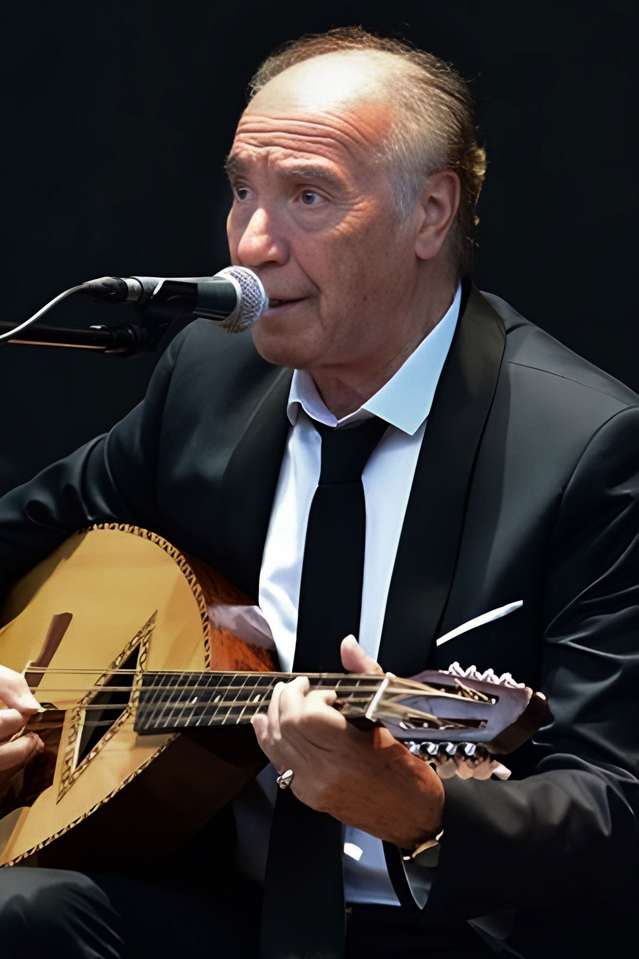 Abdelkader Chaou backdrop