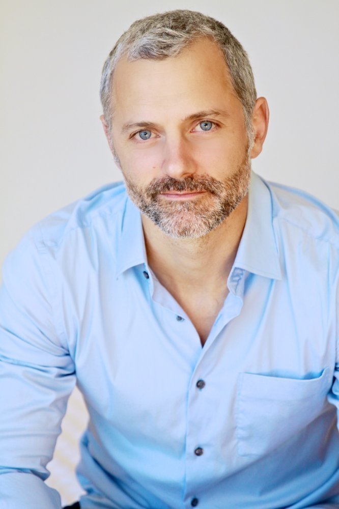 Max Shippee backdrop