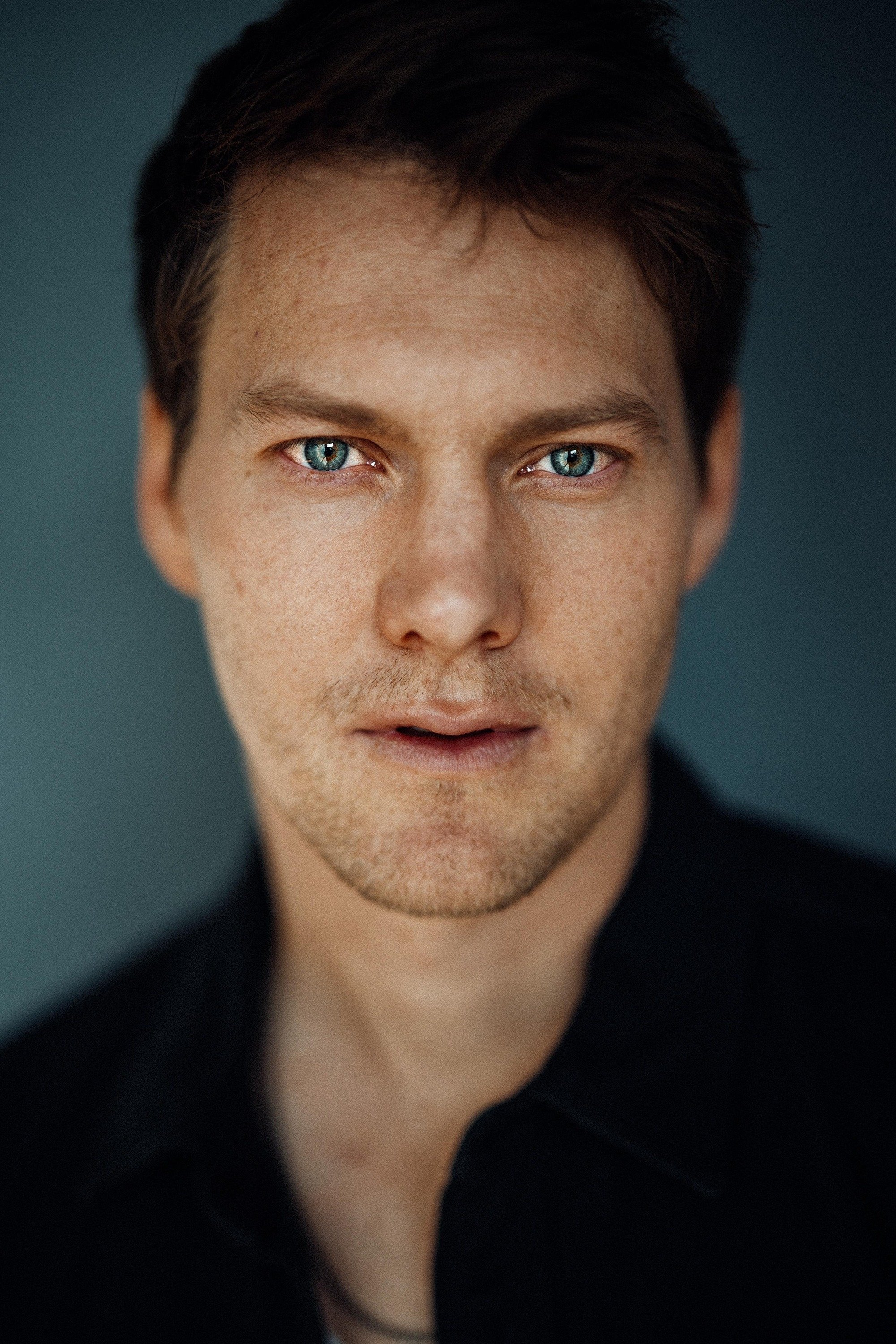 Adam Cropper backdrop