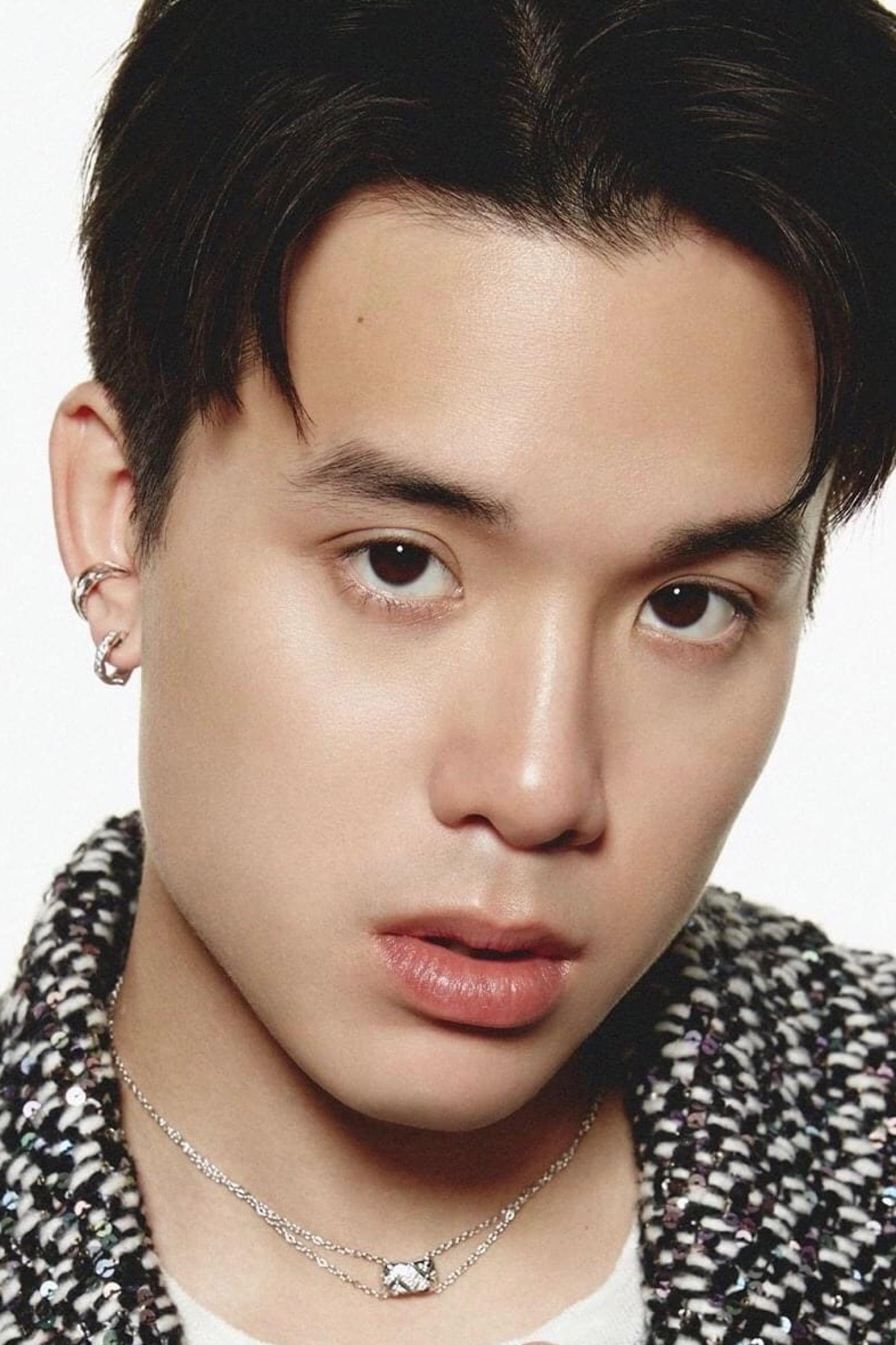 Teeradon Supapunpinyo backdrop