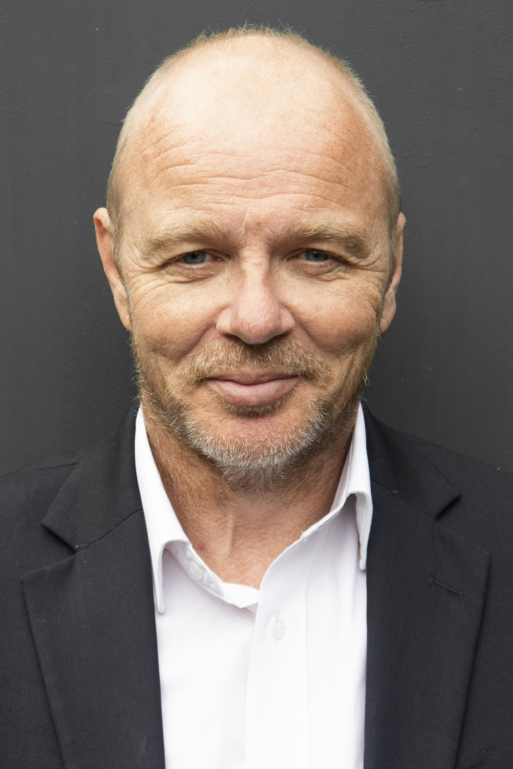 Simon Kerrison backdrop