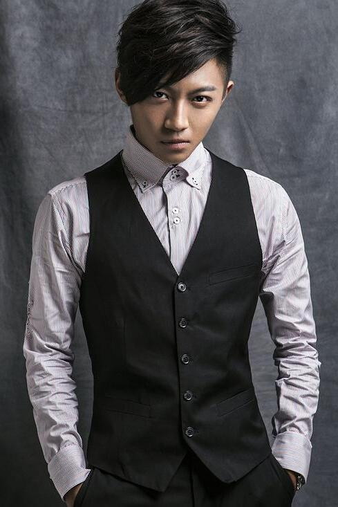 Hou Xuelong backdrop