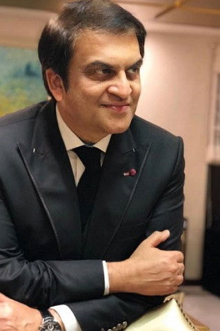 Abdullah Kadwani backdrop