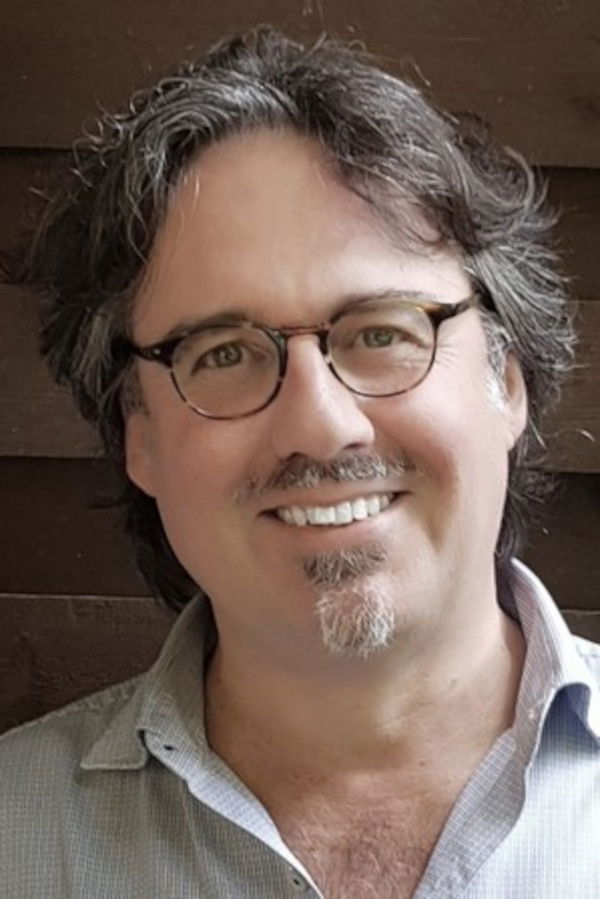 Mario Paloschi backdrop