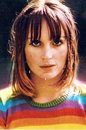 Léonie Lousseau backdrop