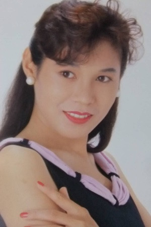 Mari Yagisawa backdrop