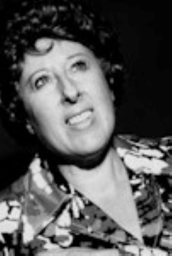 Nelly Láinez backdrop