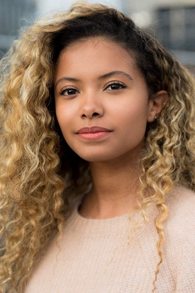 Lola Mae Loughran backdrop