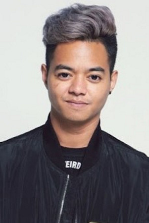 Reza Oktovian backdrop