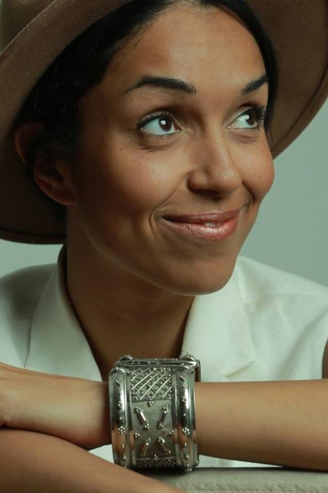 Nathalie Merchant backdrop